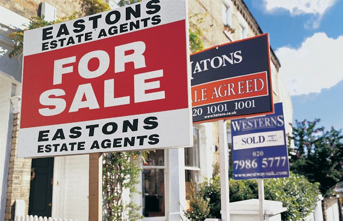 For-sale-sign-estate-agent-700.jpg