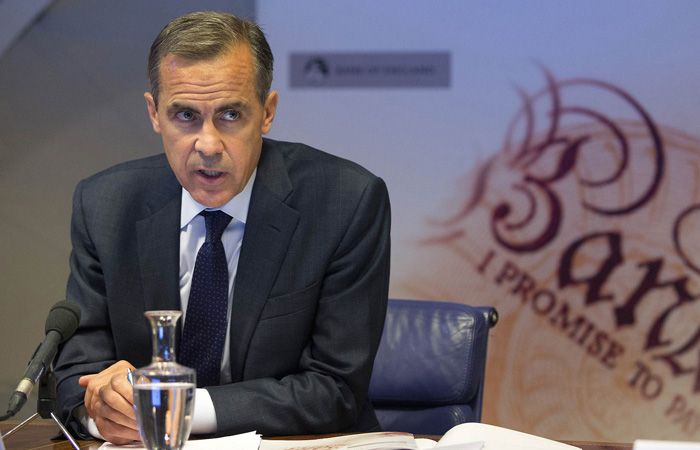 Mark-Carney-with-bank-note-in-background-700.jpg