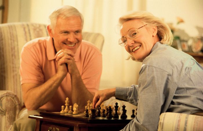 Older-Old-Couple-Pension-Pensioners-Elderly-700.jpg
